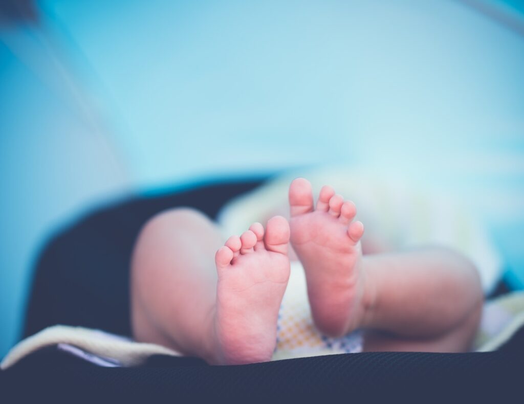 baby-feet-newborn-1867222